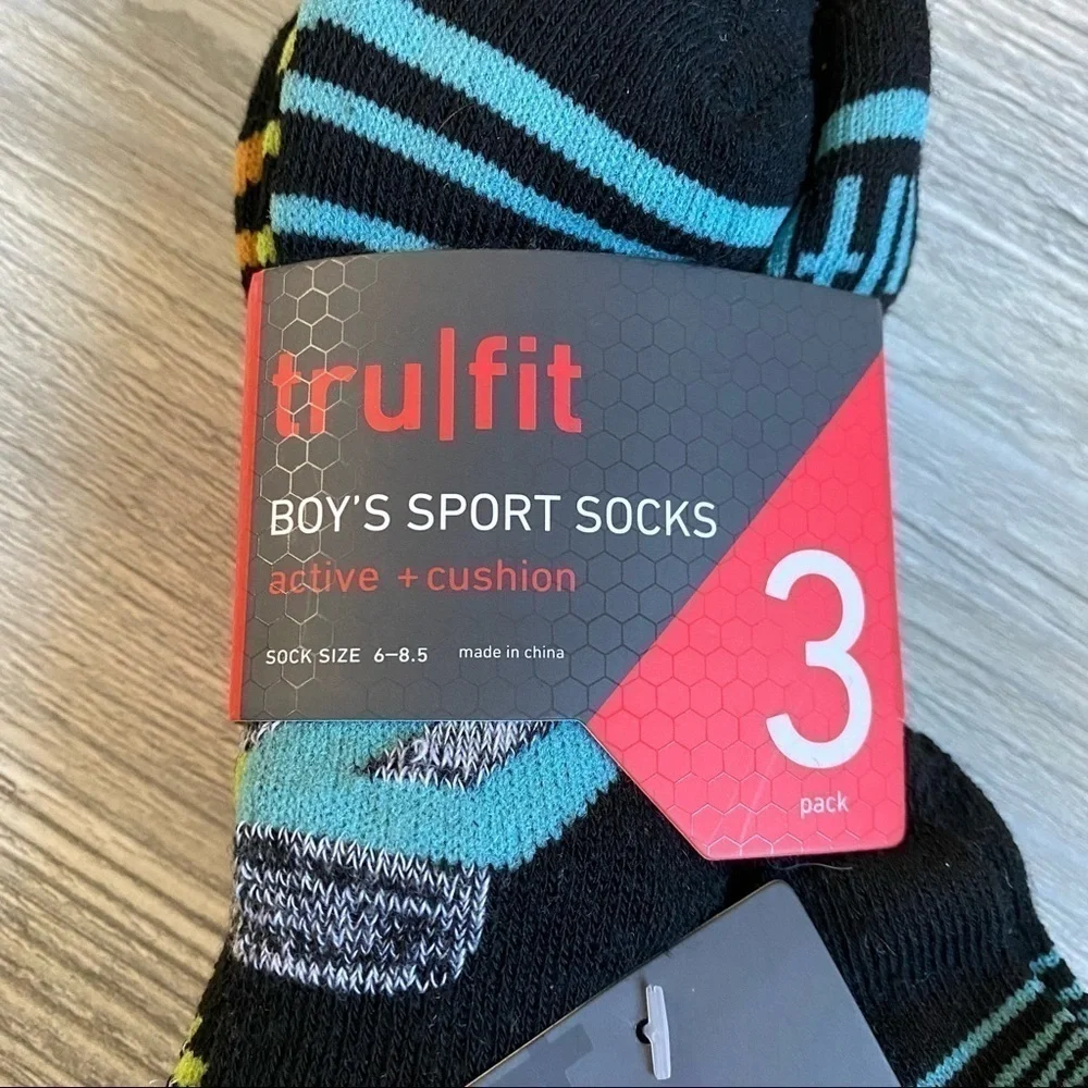 NWT Kids 3 pair ankle athletic socks active cushion, wick dry